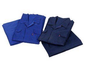 工作�? /> 
</p>
<p>
	<br />
</p>
<p>
	1.全棉作业服的保养�Q?br />
<br />
如果是棉麻资料的作业服，必定要留意防潮防霉，作业服怎么�q�行日常的保��d���Q�就必定要留意醋�Q�由于醋是会�Ҏ���l�品形成腐蚀的，保藏前要�z�净�Q�晒�q�Ӏ�还有像是一些果汁或者是其他的酸性物质都是需求留意的�Q�如果不���心感染了的话，保藏也要留意按色彩深���分�c�M��藏，免的�怺�染色�Q�那���p��立即用清水来处理�Q�不然的话时��M��了就会清�z�不掉�?br />
<br />
2.作业服的清洗�Q?br />
<br />
如果是丝�l�的作业服，丝绸的要点也是防潮，它比奛_��子还娇气。，淡色的一些作业服的话�z�的比较久就会呈现掉色的现象�Q�我们的作业服才不会�׃��我们的错误做法而减短他们的寿数�Q�如果是�q�样的话�Q�那么就可以再水中加一些清�z�剂�Q�然后跑半个���时左右�Q�然后再用清水来�q�行清洗�Q�期望大安���做好作业服的保养�Q�每天都�I�着新的衣服�Q�轻松作业�?</p>
<p>
	<br />
</p>
<p>
	<br />
	<div>
		<br />
	</div>
</p>
<p>
	<br />
</p>
<p>
	<br />
</p> 
						   </p>
					</div>
					  <p>发布旉����Q?017-08-18 </p>
                    <p>来源�Q?a href='http://www.huaxusz.com/news/22.html'>http://www.huaxusz.com/news/22.html</a></p>
          
					<ul class=